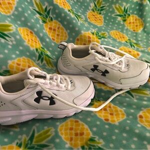Women’s UA White/black Sneakers